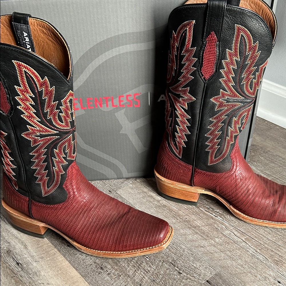 Ariat Men's Black and Burgundy Sueded Ring Lizard Western Boots.